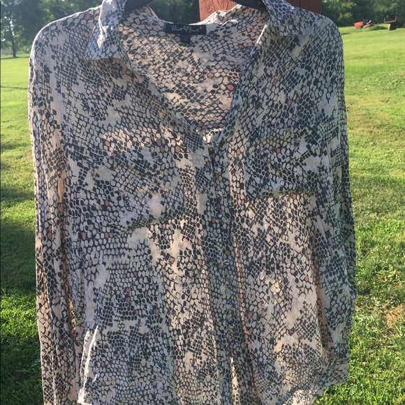 Velvet Heart Button Up Snakeskin Print top - Picture 3 of 5
